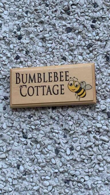 Bumblebee Cottage Donegal Town Eksteriør bilde